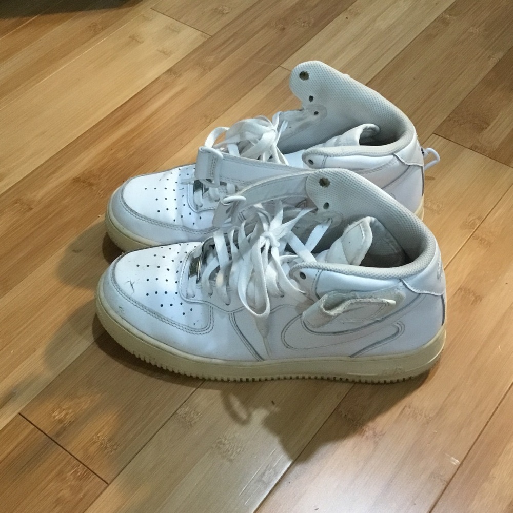 Kids White High-Top Sneakers - Classic Cushioned Support